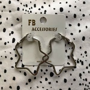 super cute silver star earrings